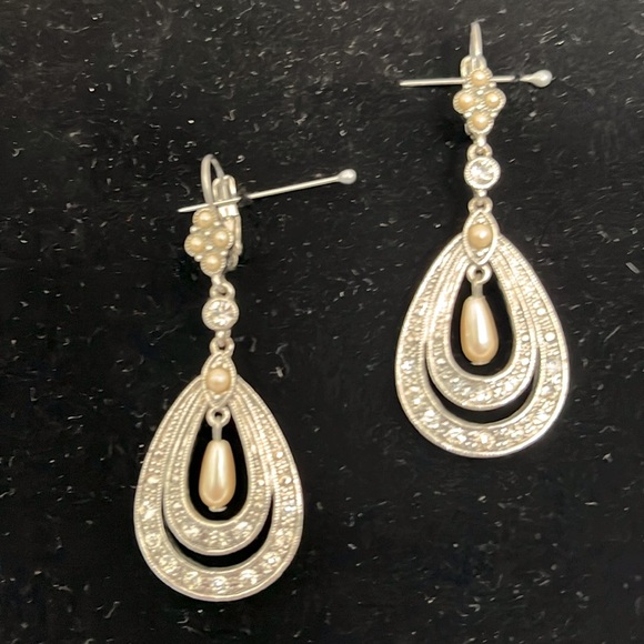 Silver Necklace & Earrings Set - Picture 2 of 3